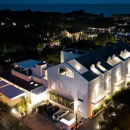 The Park Wellnessspa & Restaurant Hotell 4*