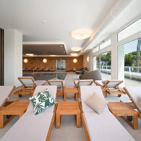 The Park Wellnessspa & Restaurant Hotell 4*