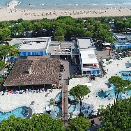 The Park Wellnessspa & Restaurant 4*